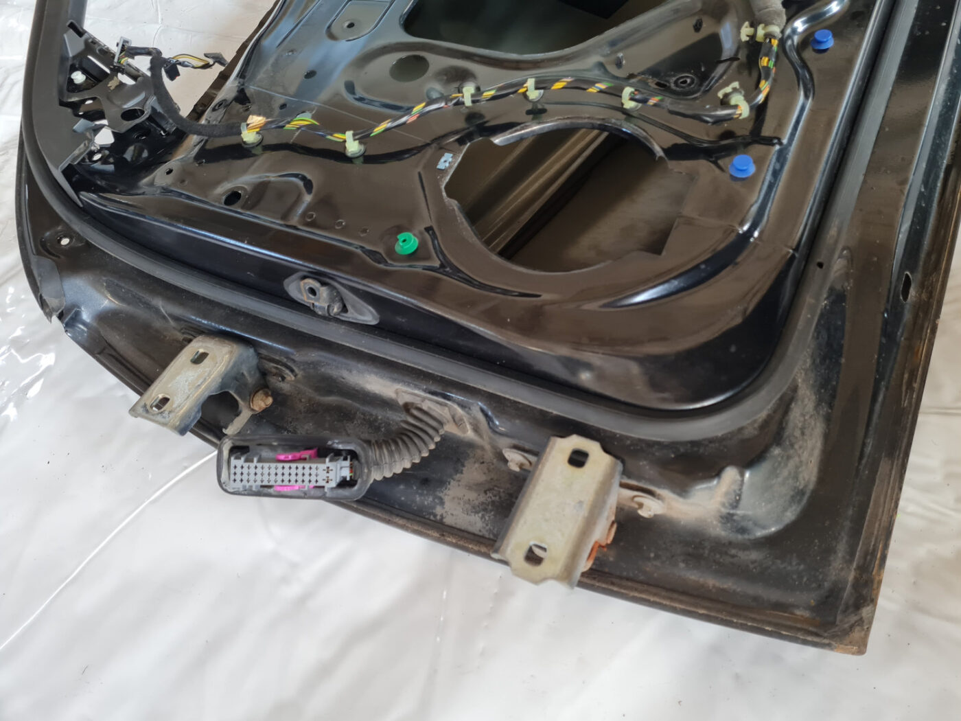 Priekšējās labās durvis priekš OPEL INSIGNIA 2010 7 Priekšējās labās durvis priekš OPEL INSIGNIA 2010