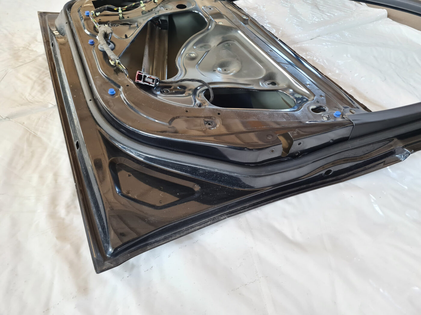 Priekšējās labās durvis priekš OPEL INSIGNIA 2010 3 Priekšējās labās durvis priekš OPEL INSIGNIA 2010