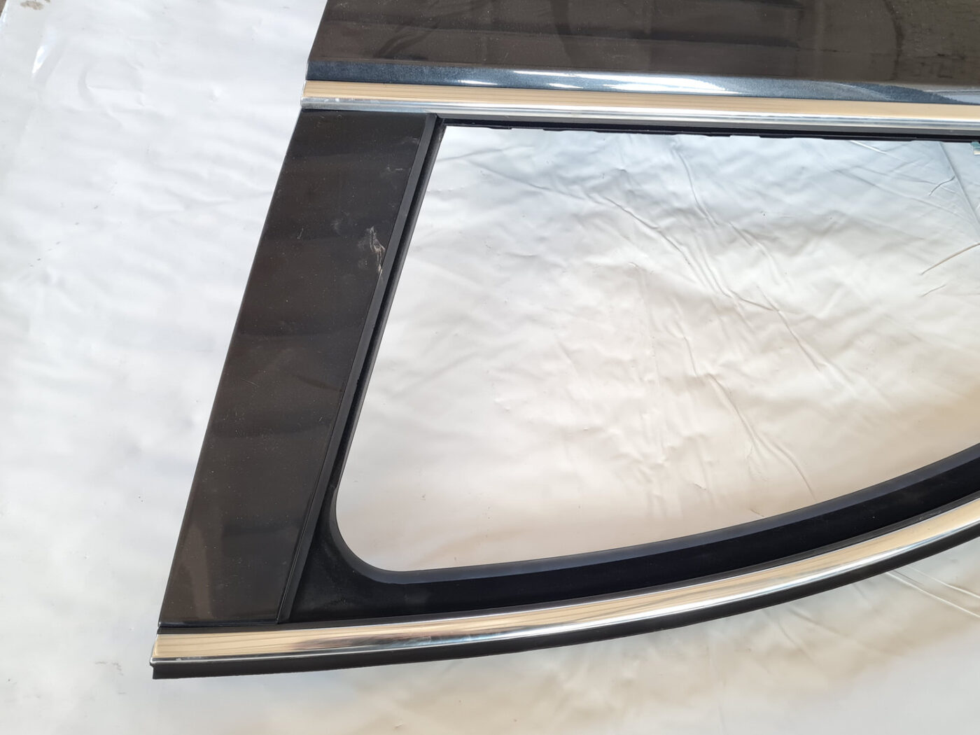 Priekšējās kreisās durvis priekš OPEL INSIGNIA 2010 11 Priekšējās kreisās durvis priekš OPEL INSIGNIA 2010