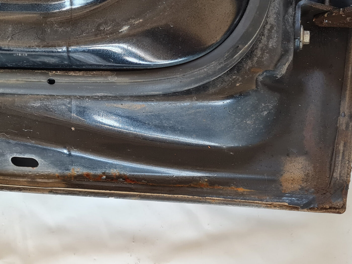 Priekšējās kreisās durvis priekš OPEL INSIGNIA 2010 4 Priekšējās kreisās durvis priekš OPEL INSIGNIA 2010