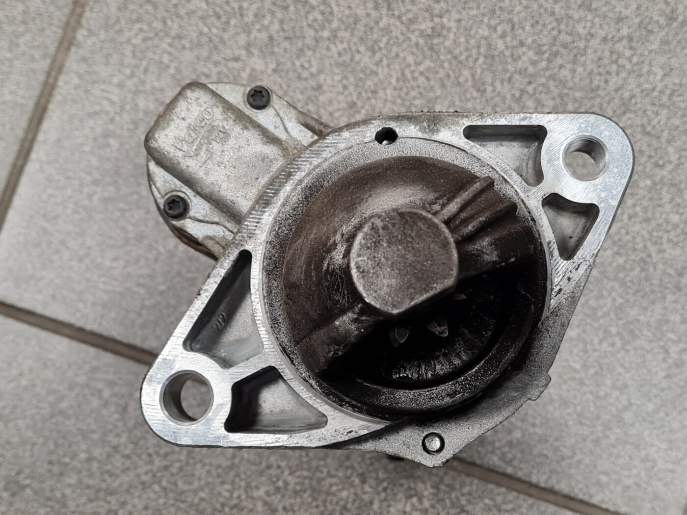 Starteris priekš TOYOTA AVENSIS 2012 10 Starteris priekš TOYOTA AVENSIS 2012