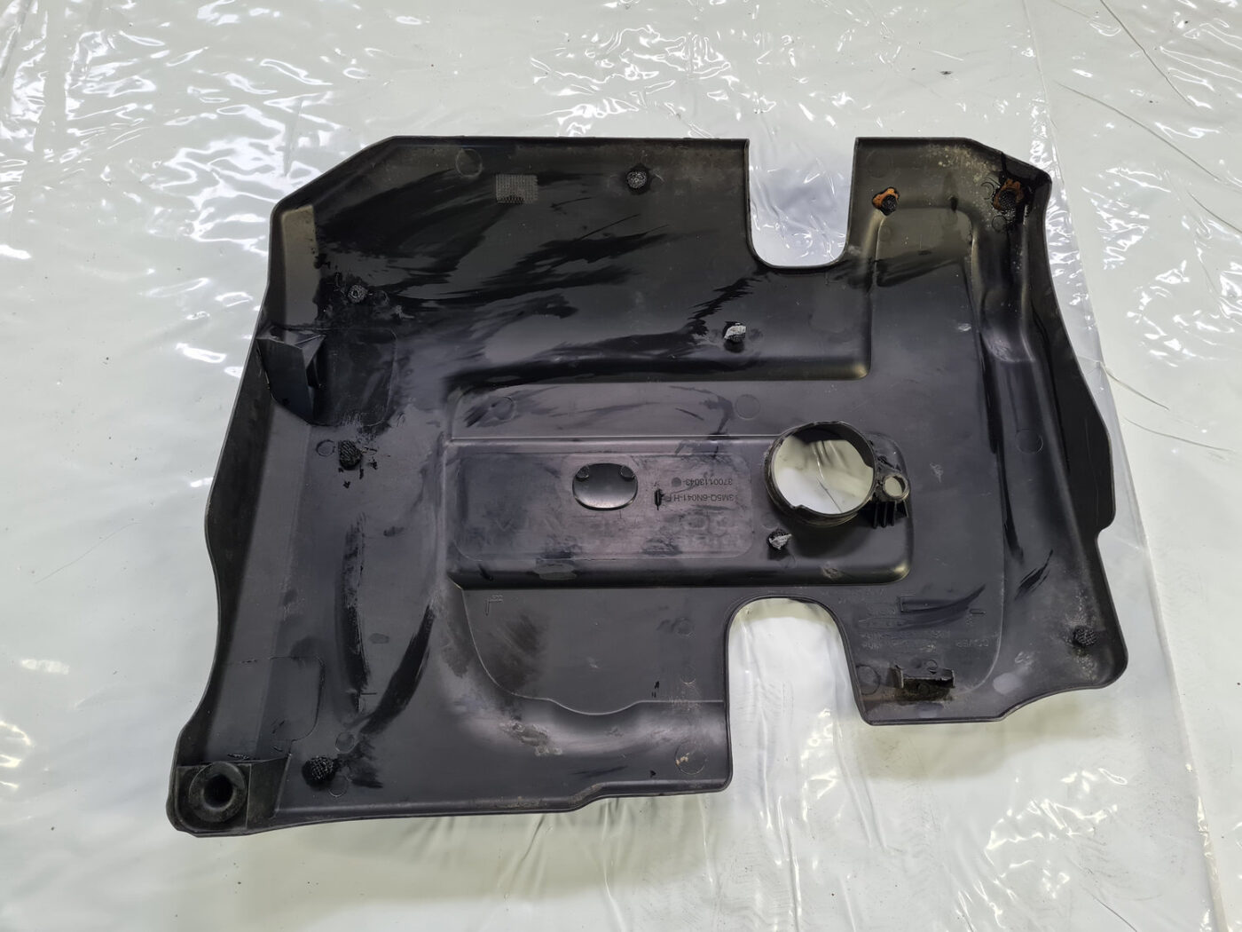 Dzinēja dekoratīvais vāks priekš MAZDA 3 2007 9 Dzinēja dekoratīvais vāks priekš MAZDA 3 2007