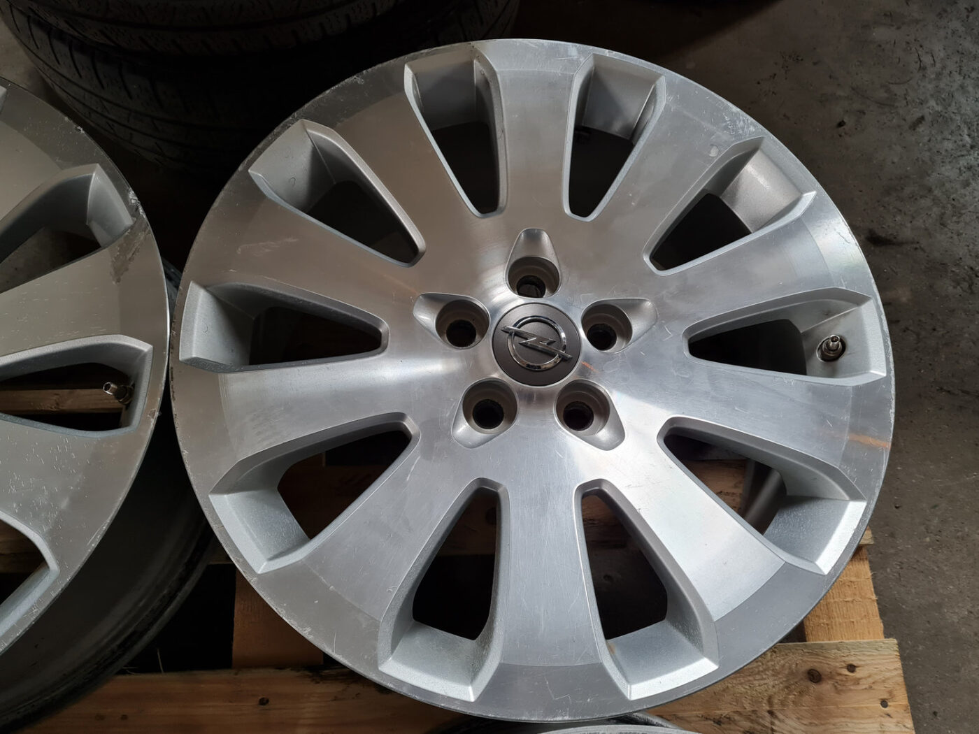 Lietie diski - vieglmetāla (kpl) priekš OPEL INSIGNIA 2010 16 Lietie diski - vieglmetāla (kpl) priekš OPEL INSIGNIA 2010