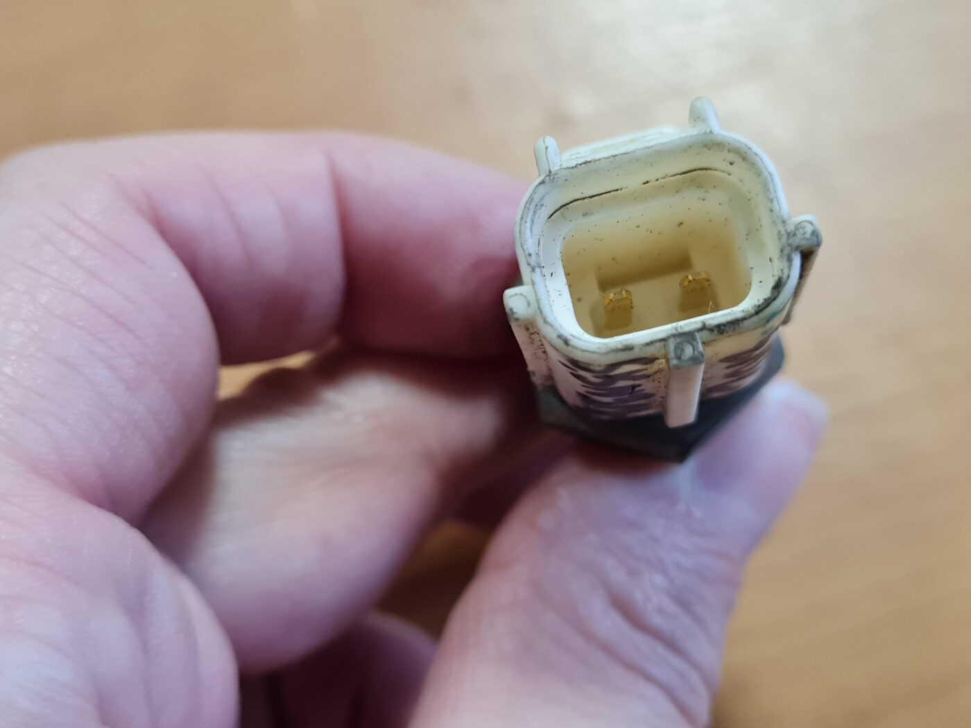 Dzesēšanas šķidruma temperatūras sensors priekš TOYOTA AVENSIS 2012 4 Dzesēšanas šķidruma temperatūras sensors priekš TOYOTA AVENSIS 2012