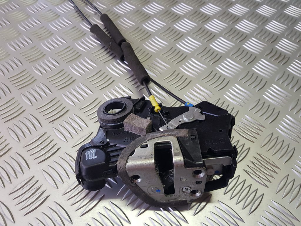 Priekšējo kreiso durvju slēdzene priekš TOYOTA COROLLA VERSO 2009 2 Priekšējo kreiso durvju slēdzene priekš TOYOTA COROLLA VERSO 2009