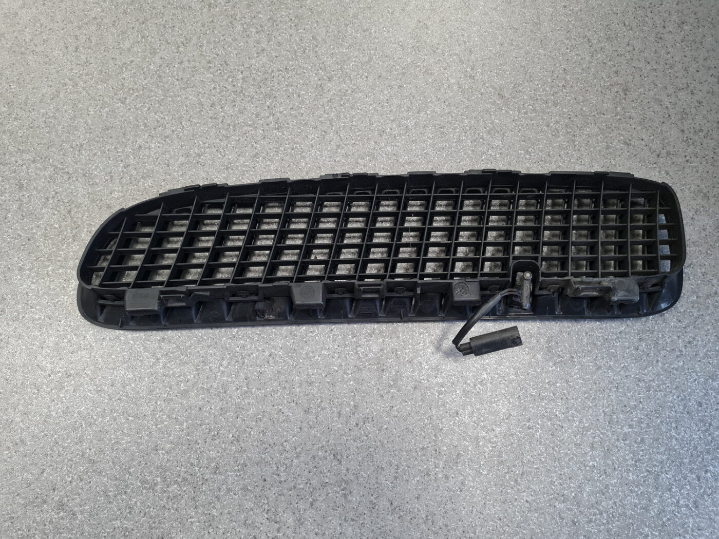 Pārsega reste priekš BMW X5 E53 1999-2006 12 Pārsega reste priekš BMW X5 E53 1999-2006