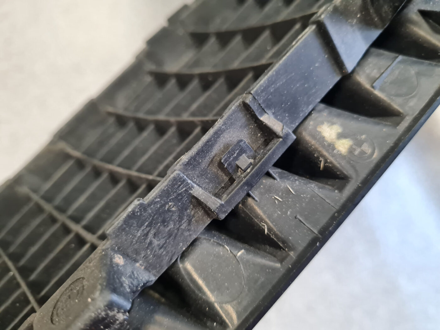 Pārsega reste priekš BMW X5 E53 1999-2006 9 Pārsega reste priekš BMW X5 E53 1999-2006