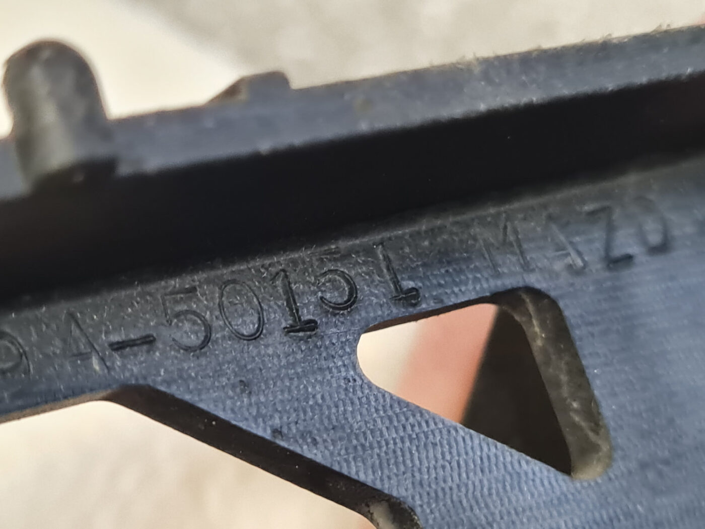 Priekšēja luktura kronšteins priekš MAZDA 6 2007 4 Priekšēja luktura kronšteins priekš MAZDA 6 2007