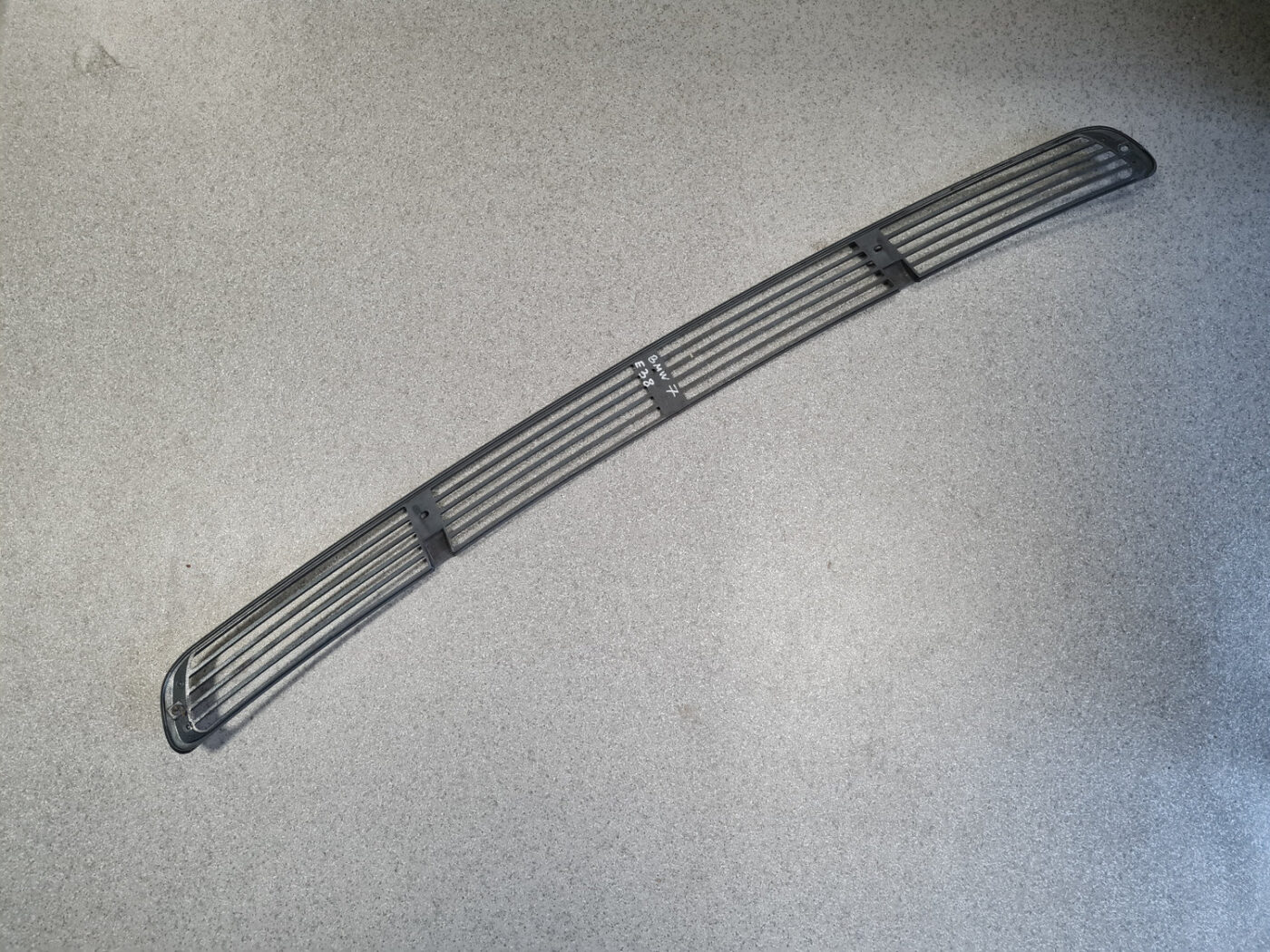 Pārsega reste priekš BMW 7 E38 1998-2001 8 Pārsega reste priekš BMW 7 E38 1998-2001