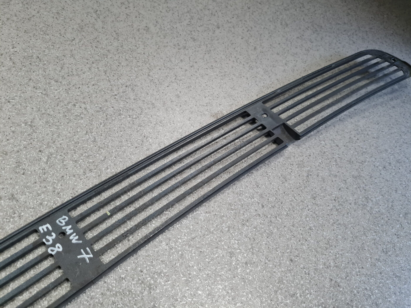 Pārsega reste priekš BMW 7 E38 1998-2001 5 Pārsega reste priekš BMW 7 E38 1998-2001