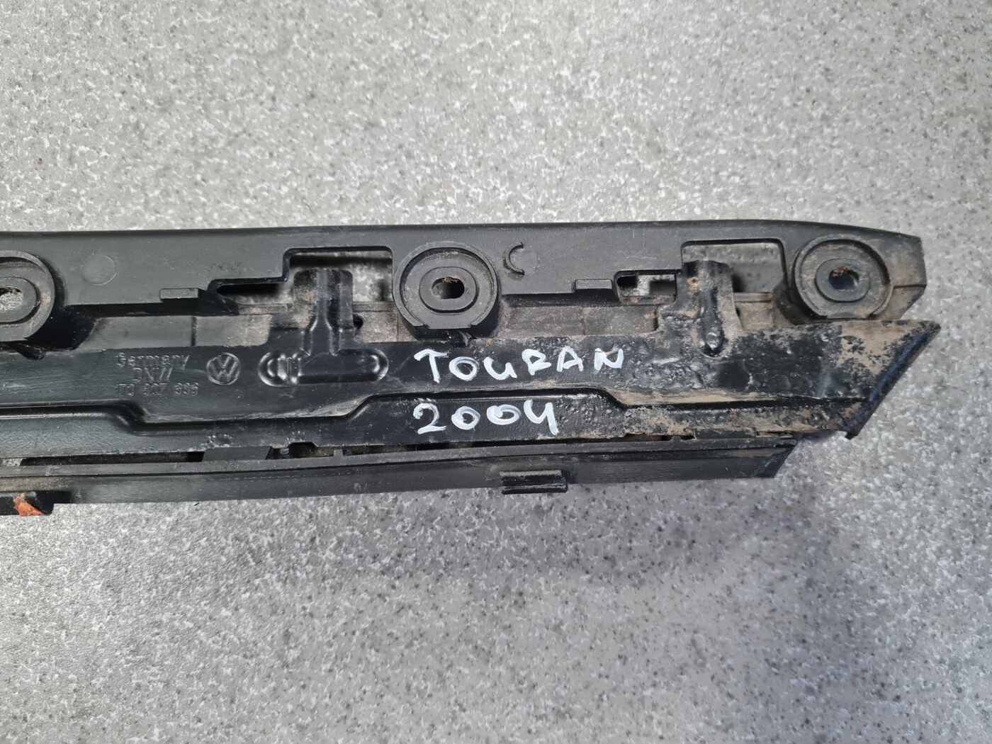 Priekšēja bufera kronšteins priekš VW TOURAN 2005 8 Priekšēja bufera kronšteins priekš VW TOURAN 2005