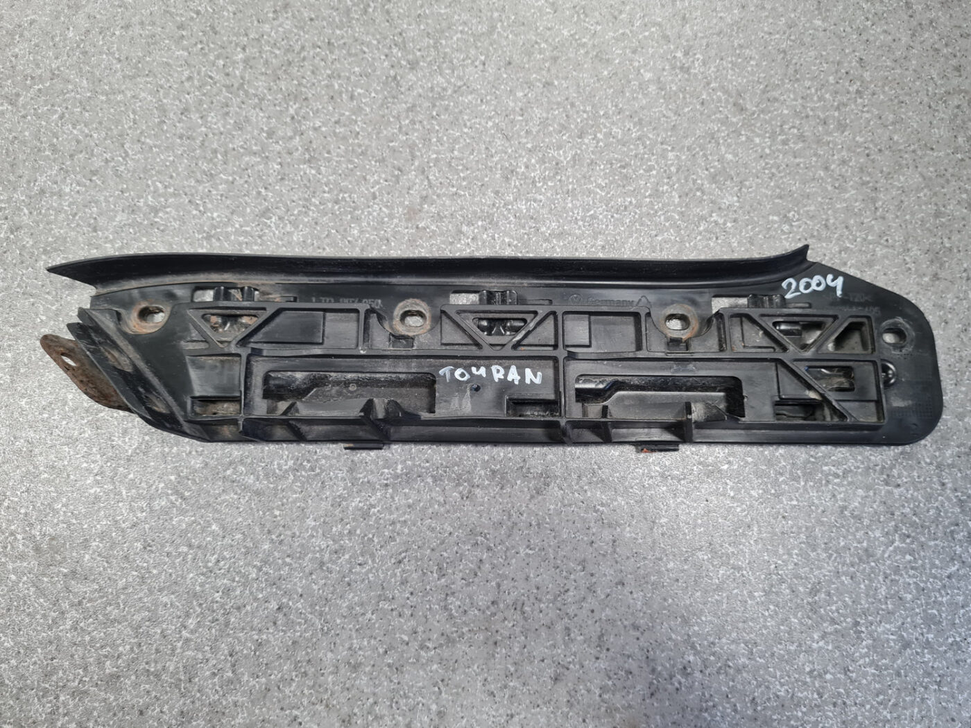 Priekšēja bufera kronšteins priekš VW TOURAN 2005 6 Priekšēja bufera kronšteins priekš VW TOURAN 2005