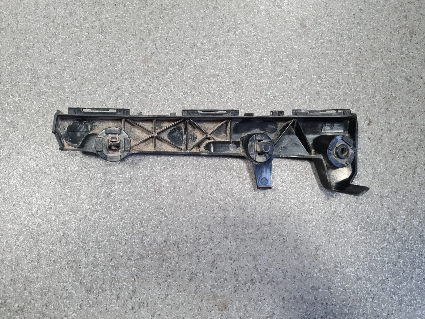 Priekšēja bufera kronšteins priekš TOYOTA HILUX 2009 5 Priekšēja bufera kronšteins priekš TOYOTA HILUX 2009