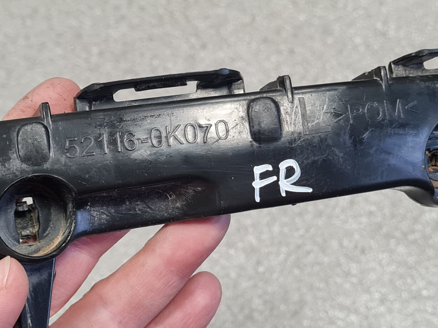 Priekšēja bufera kronšteins priekš TOYOTA HILUX 2009 3 Priekšēja bufera kronšteins priekš TOYOTA HILUX 2009