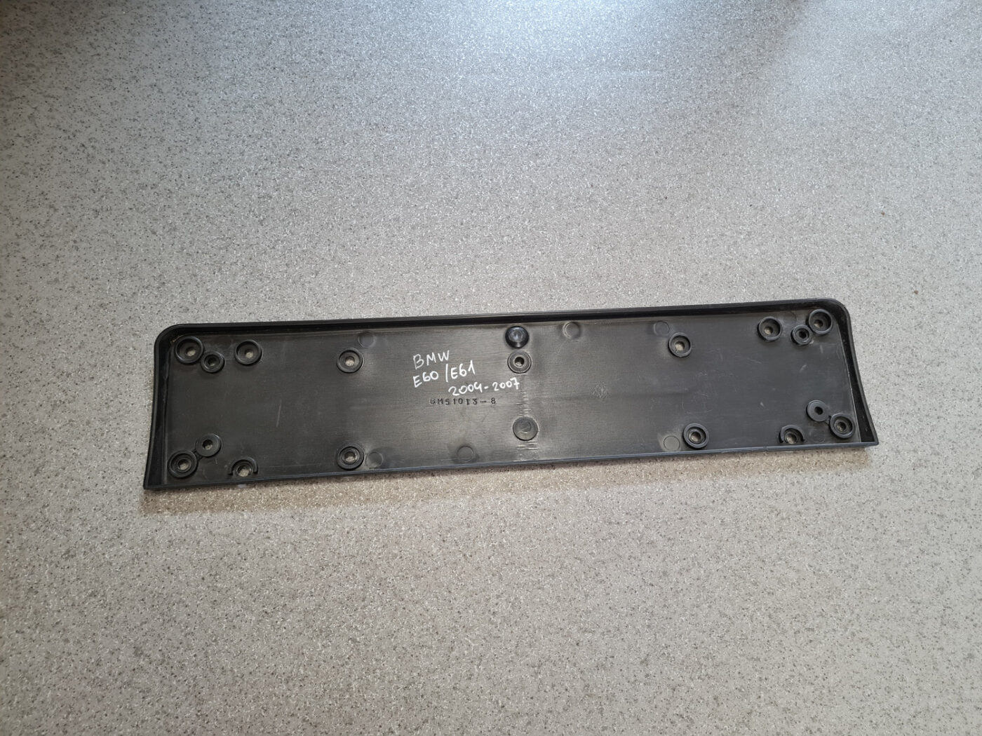 Numura zīmes tūrētajs priekš BMW 520D E60 2006 ENG. 2 Numura zīmes tūrētajs priekš BMW 520D E60 2006 ENG.