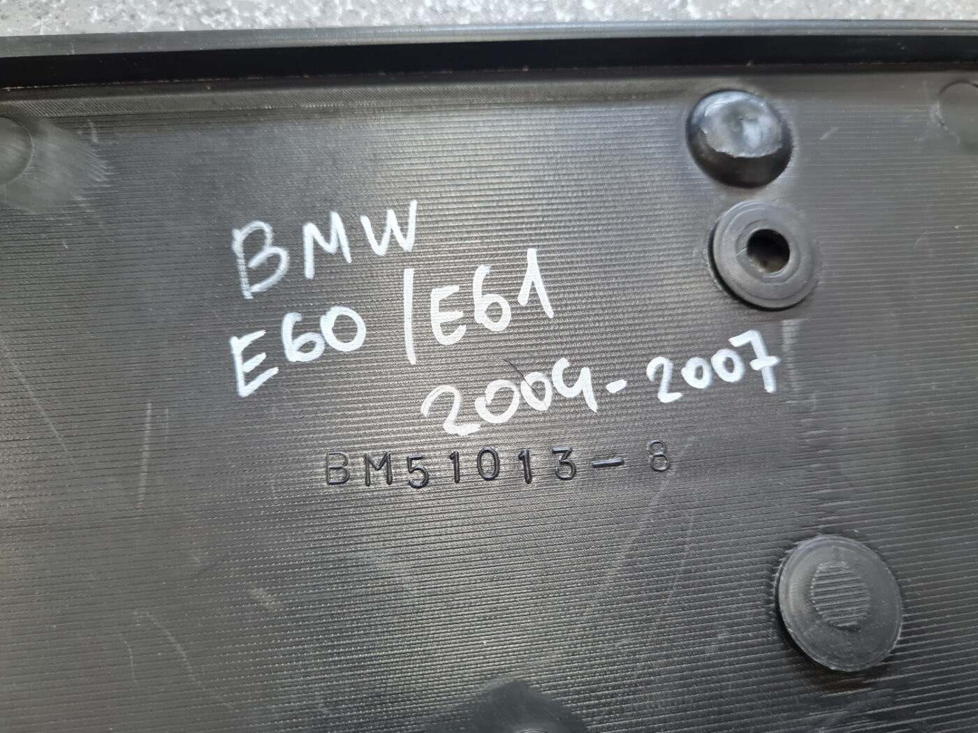 Numura zīmes tūrētajs priekš BMW 520D E60 2006 ENG. 3 Numura zīmes tūrētajs priekš BMW 520D E60 2006 ENG.