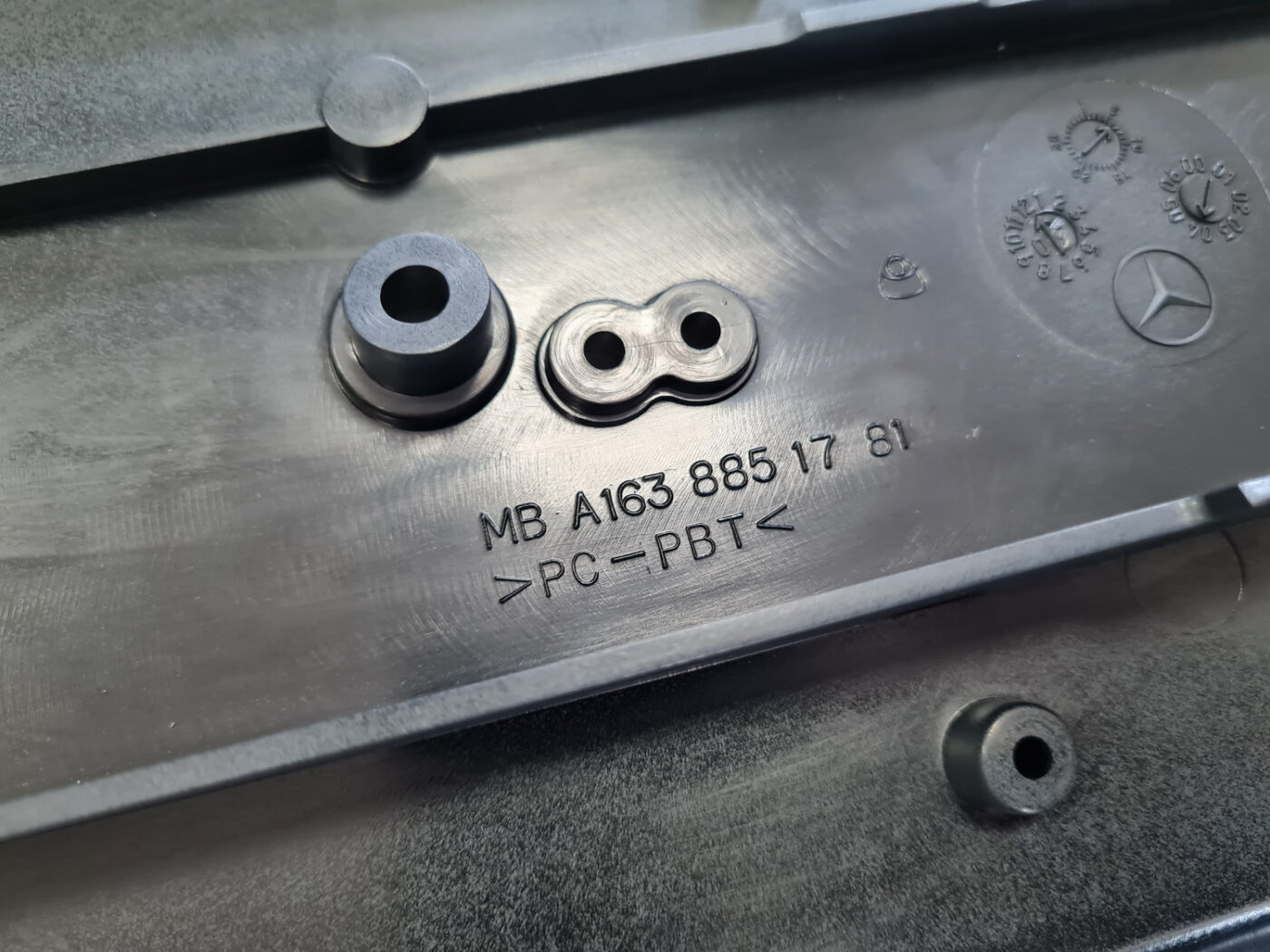 Numura zīmes tūrētajs priekš Mercedes-Benz ML W163 1997-2005 7 Numura zīmes tūrētajs priekš Mercedes-Benz ML W163 1997-2005