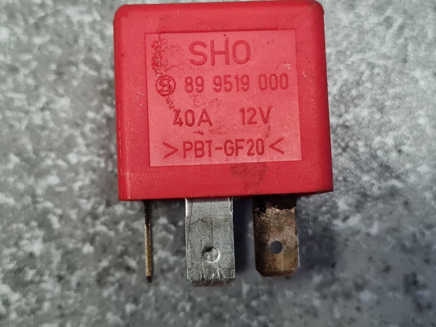 Drošinātāju releja priekš AUDI A6 1998 2 Drošinātāju releja priekš AUDI A6 1998