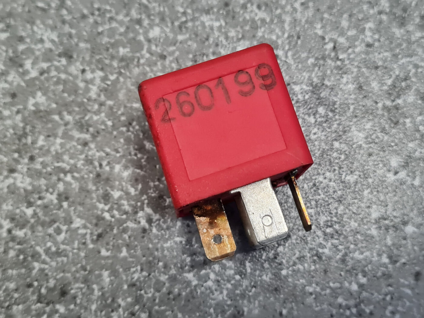 Drošinātāju releja priekš AUDI A6 1998 3 Drošinātāju releja priekš AUDI A6 1998