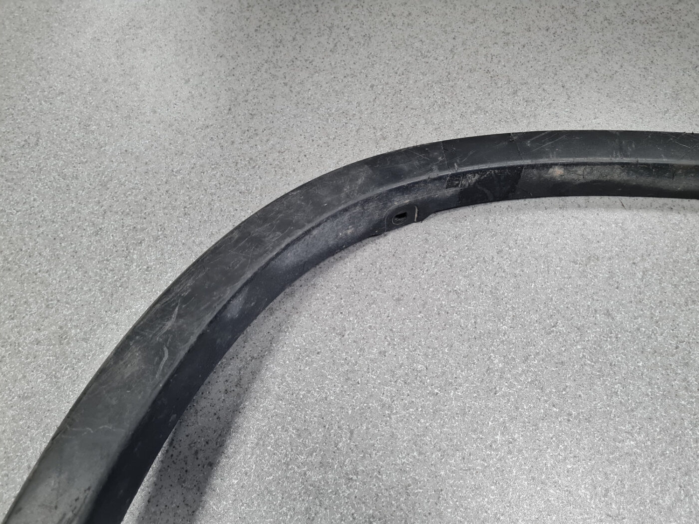 Aizmugurēja spārna uzlika (moldings) priekš NISSAN X-TRAIL 2008 13 Aizmugurēja spārna uzlika (moldings) priekš NISSAN X-TRAIL 2008