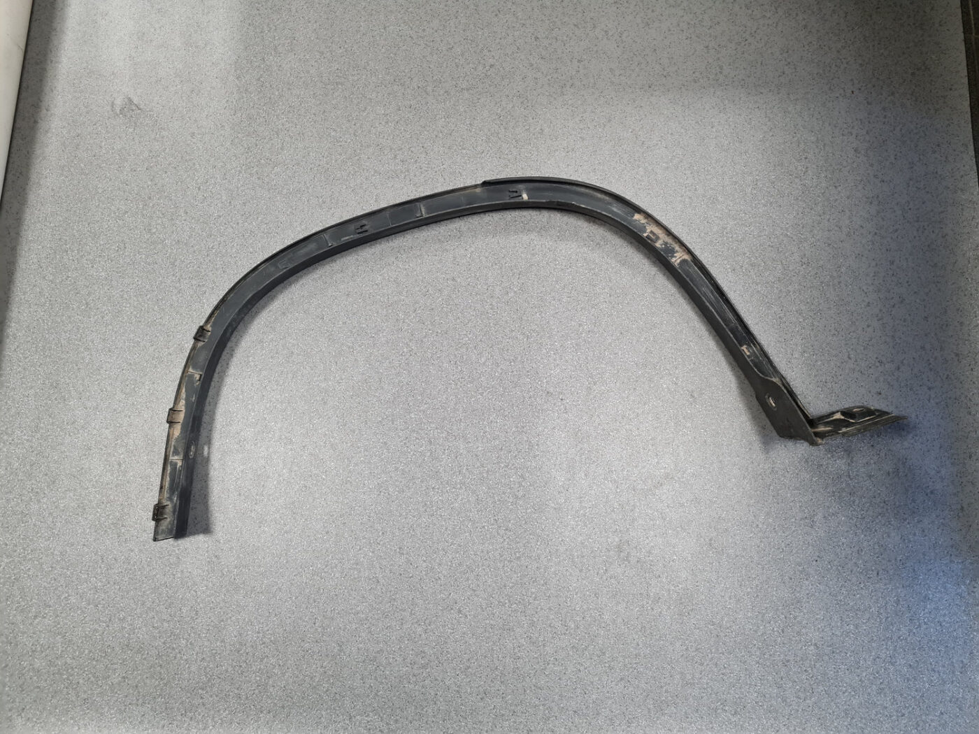 Aizmugurēja spārna uzlika (moldings) priekš NISSAN X-TRAIL 2008 10 Aizmugurēja spārna uzlika (moldings) priekš NISSAN X-TRAIL 2008