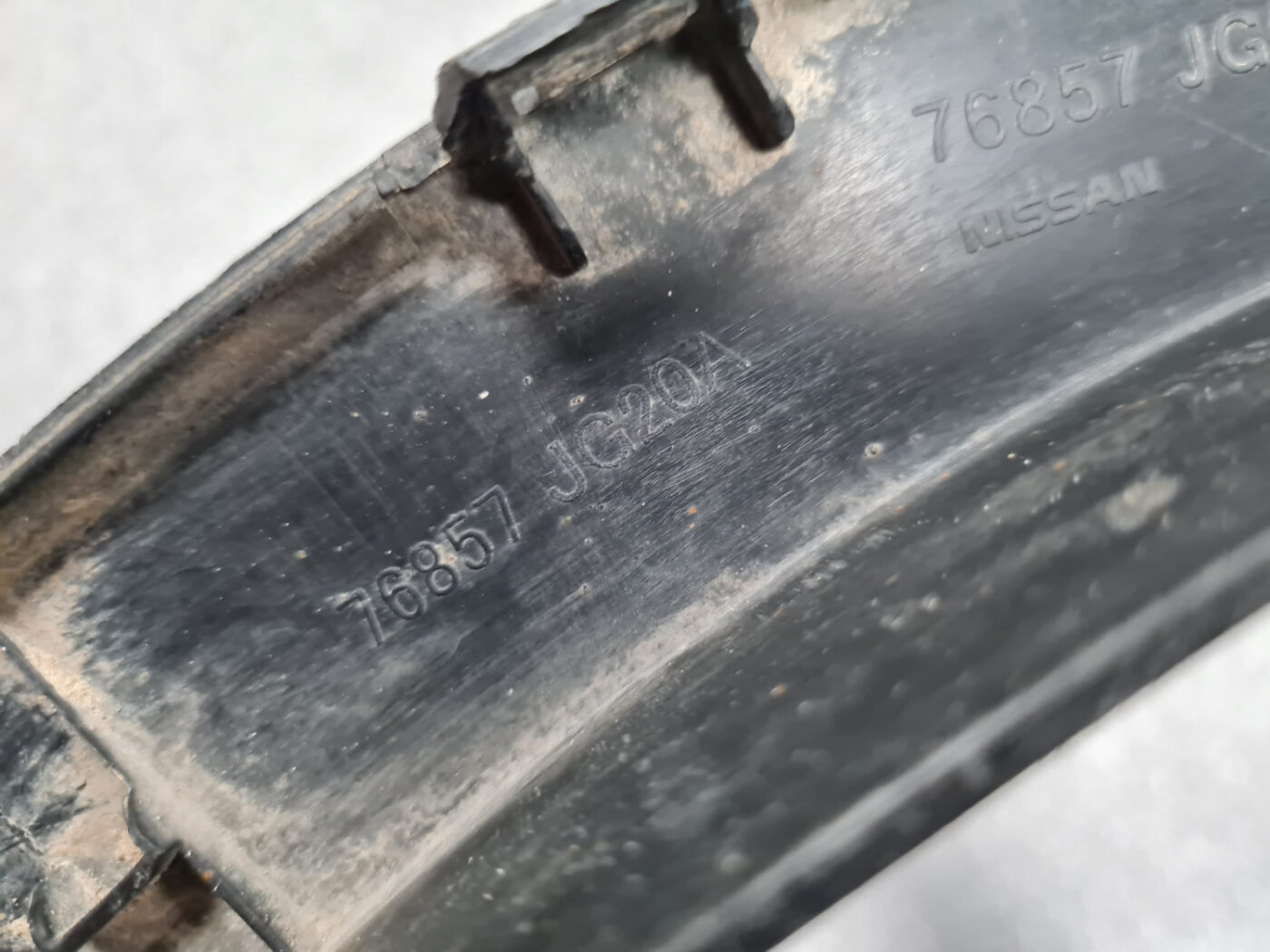 Aizmugurēja spārna uzlika (moldings) priekš NISSAN X-TRAIL 2008 4 Aizmugurēja spārna uzlika (moldings) priekš NISSAN X-TRAIL 2008