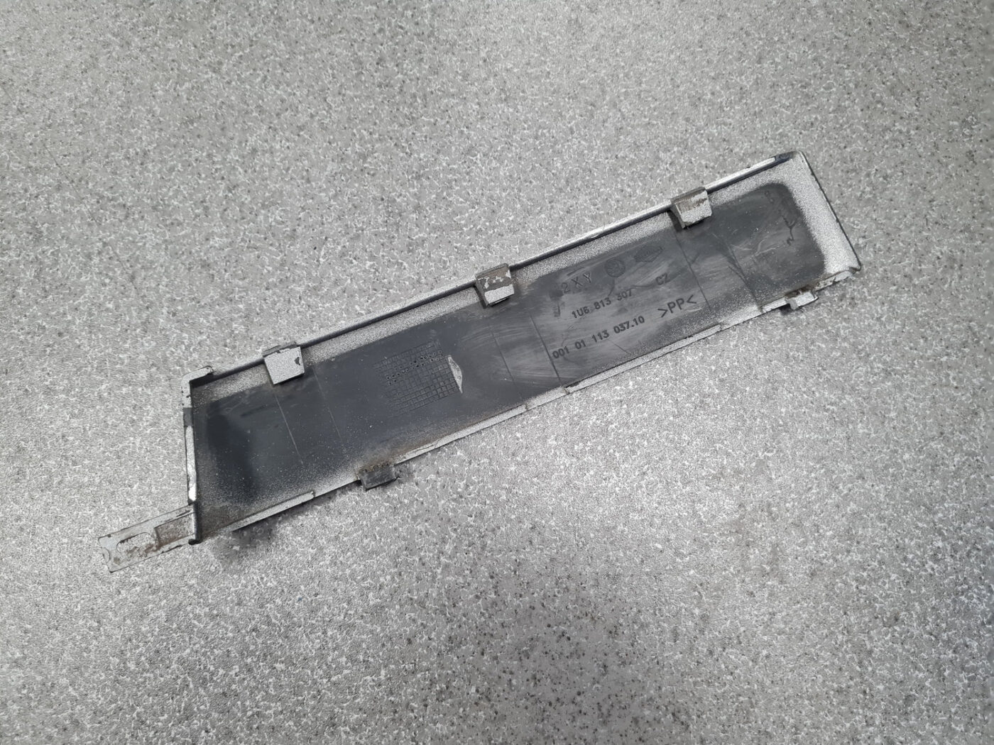 Aizmugurēja bufera uzlika priekš SKODA OCTAVIA 1997-2003 2 Aizmugurēja bufera uzlika priekš SKODA OCTAVIA 1997-2003