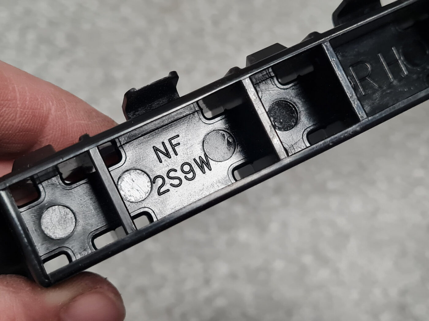 Aizmugurēja bufera kronšteins priekš SUBARU IMPREZA 2007-2011 7 Aizmugurēja bufera kronšteins priekš SUBARU IMPREZA 2007-2011