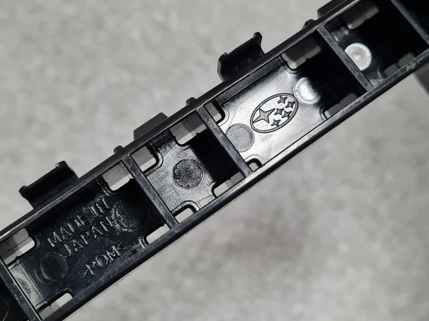 Aizmugurēja bufera kronšteins priekš SUBARU IMPREZA 2007-2011 4 Aizmugurēja bufera kronšteins priekš SUBARU IMPREZA 2007-2011