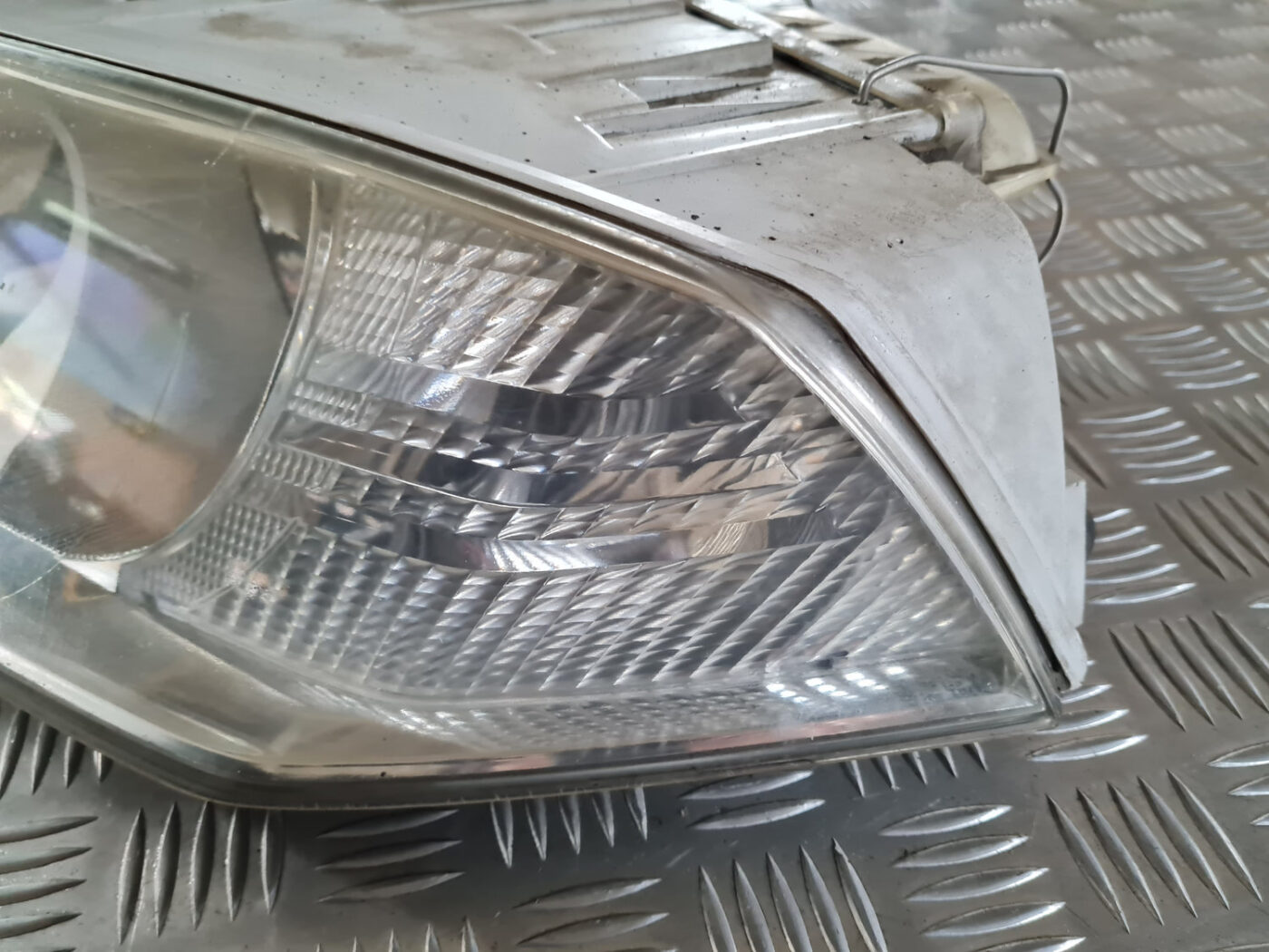 Priekšējais kreisais lukturis priekš ŠKODA OCTAVIA 2007 10 Priekšējais kreisais lukturis priekš ŠKODA OCTAVIA 2007