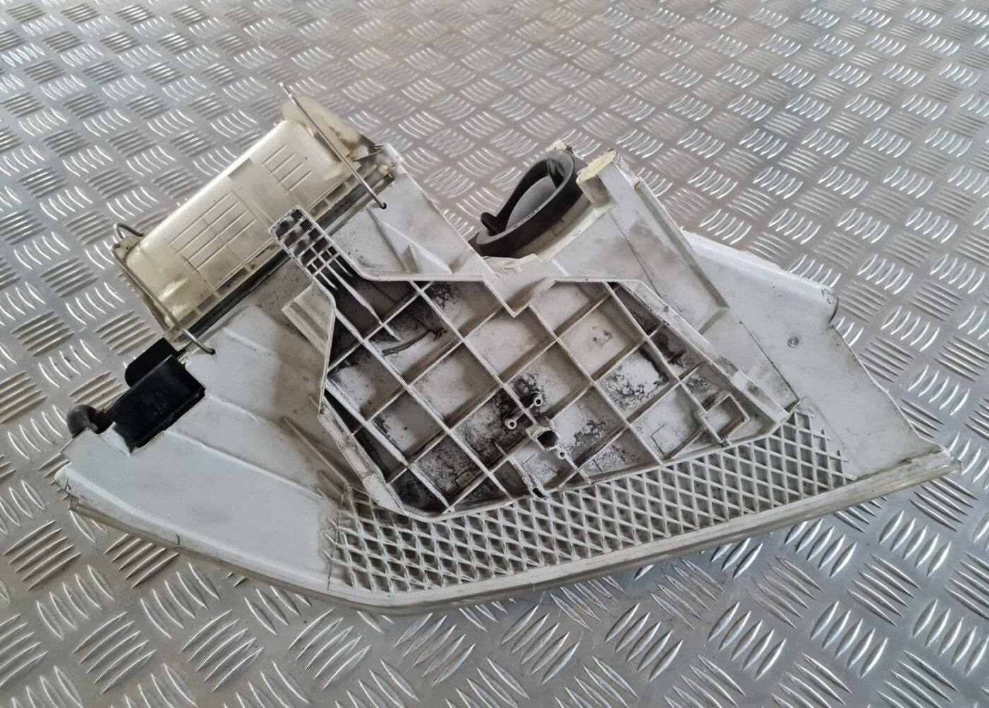 Priekšējais kreisais lukturis priekš ŠKODA OCTAVIA 2007 5 Priekšējais kreisais lukturis priekš ŠKODA OCTAVIA 2007