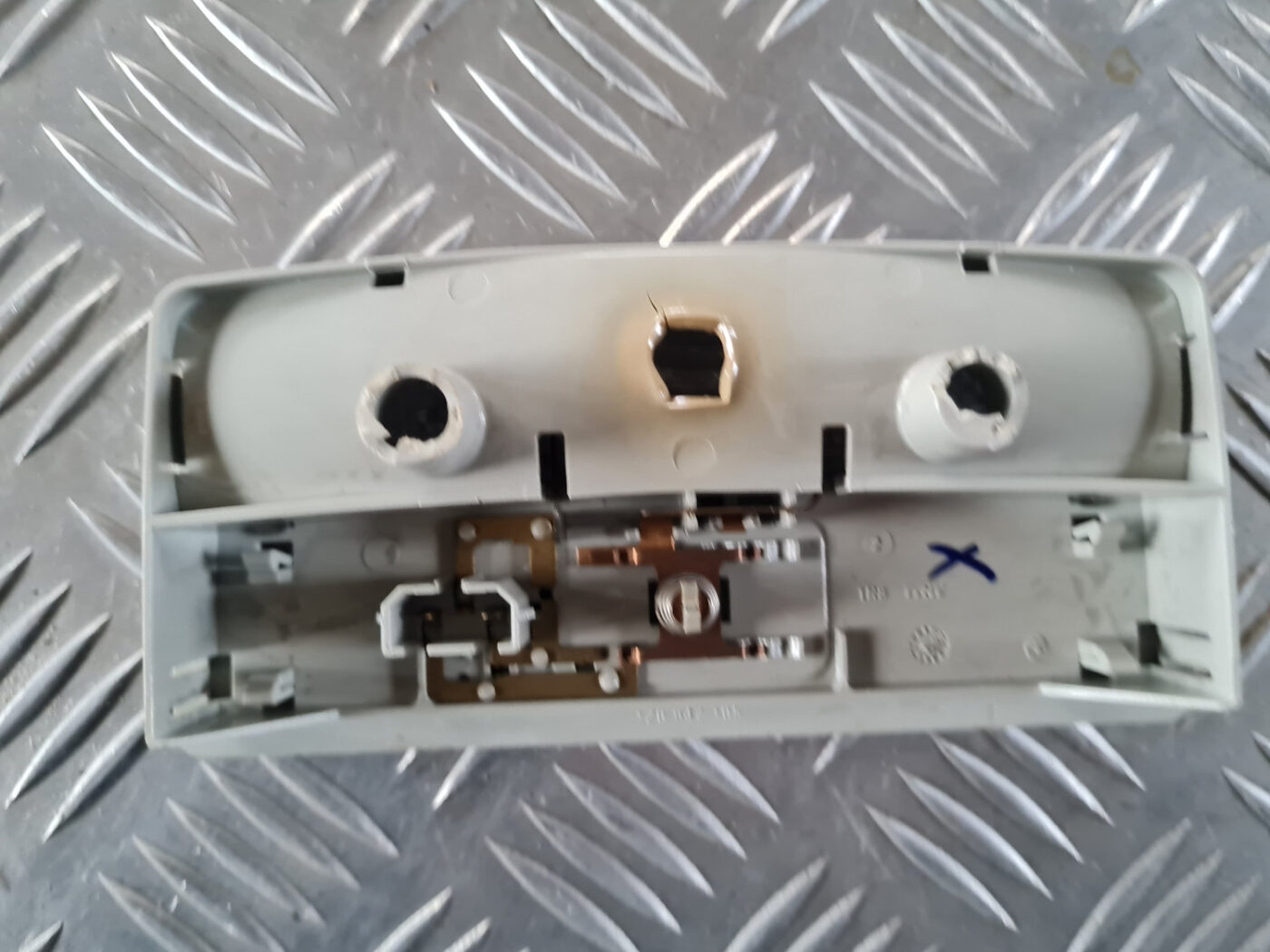 Aizmugurējo sēdvietu apgaismojums priekš ŠKODA OCTAVIA 2007 7 Aizmugurējo sēdvietu apgaismojums priekš ŠKODA OCTAVIA 2007