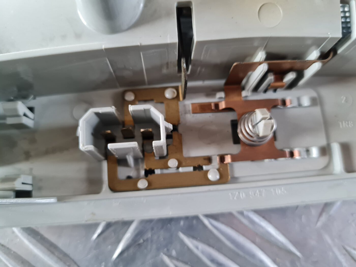 Aizmugurējo sēdvietu apgaismojums priekš ŠKODA OCTAVIA 2007 4 Aizmugurējo sēdvietu apgaismojums priekš ŠKODA OCTAVIA 2007