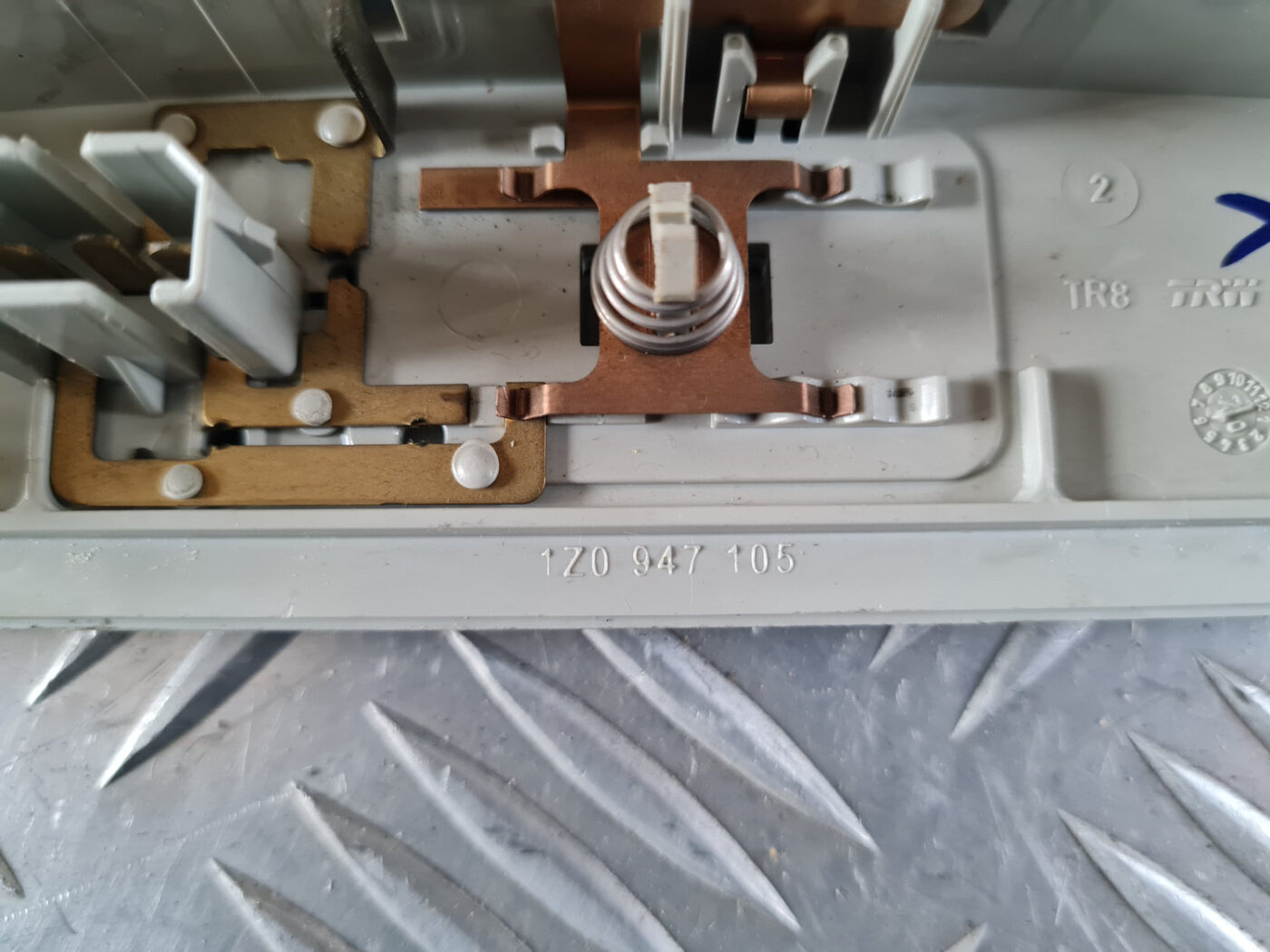 Aizmugurējo sēdvietu apgaismojums priekš ŠKODA OCTAVIA 2007 3 Aizmugurējo sēdvietu apgaismojums priekš ŠKODA OCTAVIA 2007