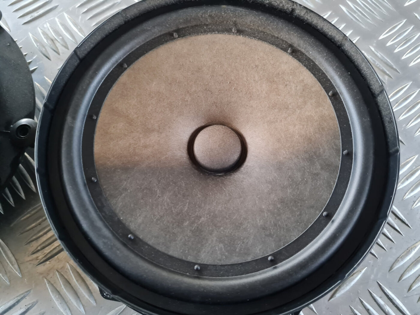 Durvju skaļrunis, apakšā priekš ŠKODA OCTAVIA 2007 10 Durvju skaļrunis, apakšā priekš ŠKODA OCTAVIA 2007