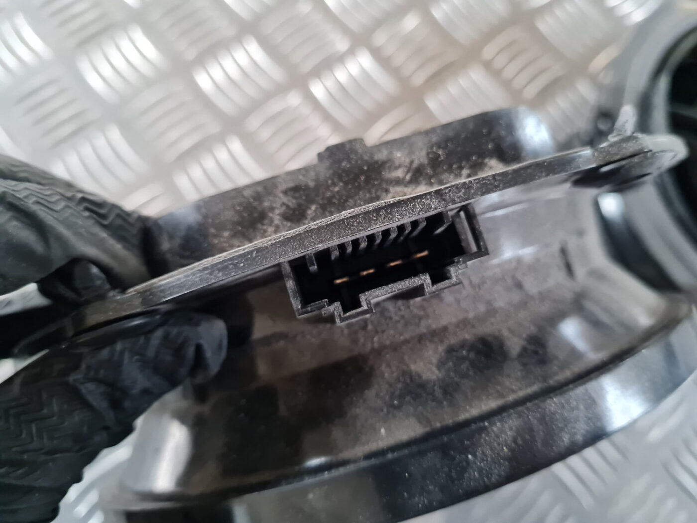 Durvju skaļrunis, apakšā priekš ŠKODA OCTAVIA 2007 3 Durvju skaļrunis, apakšā priekš ŠKODA OCTAVIA 2007