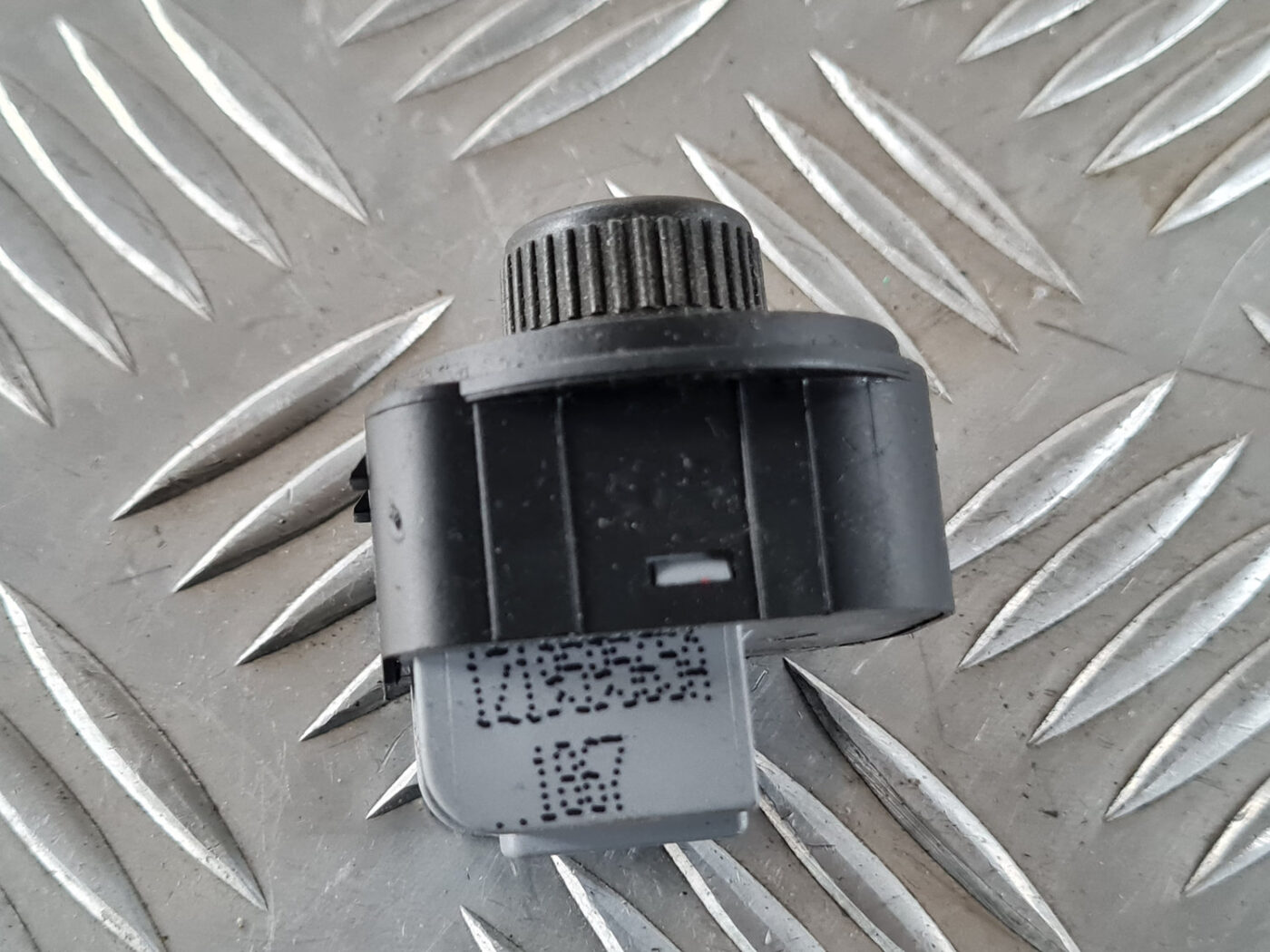 Spoguļa regulēšanas poga priekš ŠKODA OCTAVIA 2007 4 Spoguļa regulēšanas poga priekš ŠKODA OCTAVIA 2007