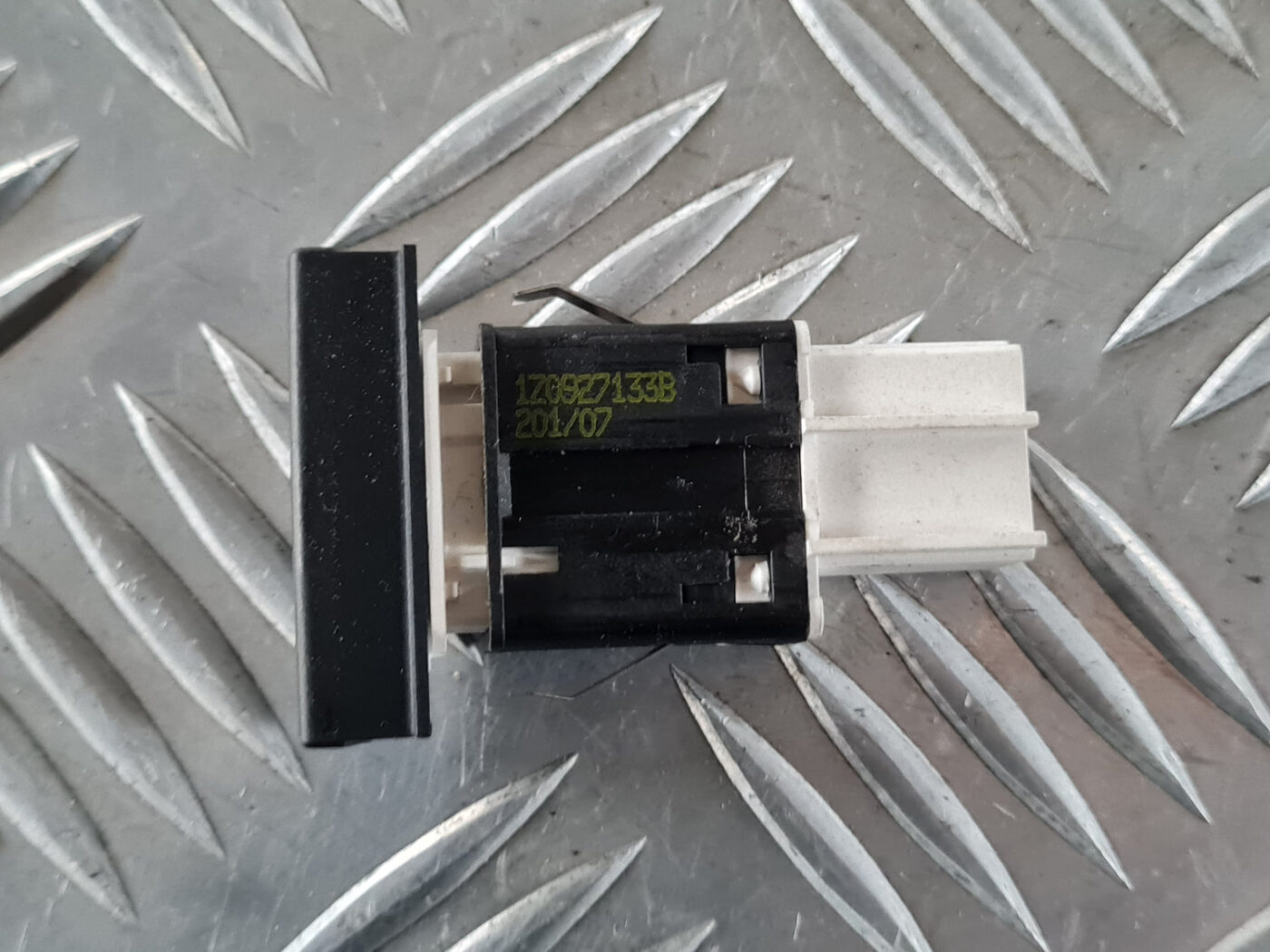 ESP poga priekš ŠKODA OCTAVIA 2007 2 ESP poga priekš ŠKODA OCTAVIA 2007