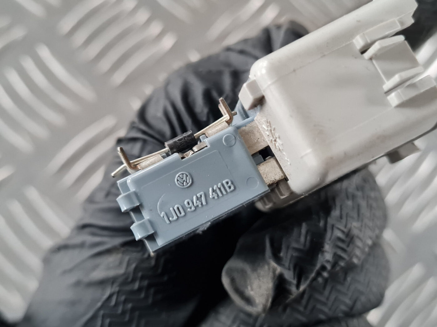 Apgaismojums durvju apdarē priekš ŠKODA OCTAVIA 2007 5 Apgaismojums durvju apdarē priekš ŠKODA OCTAVIA 2007