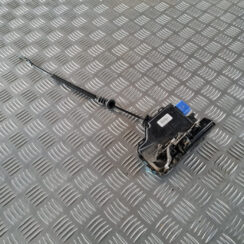 Priekšējo labo durvju slēdzene priekš ŠKODA OCTAVIA 2007