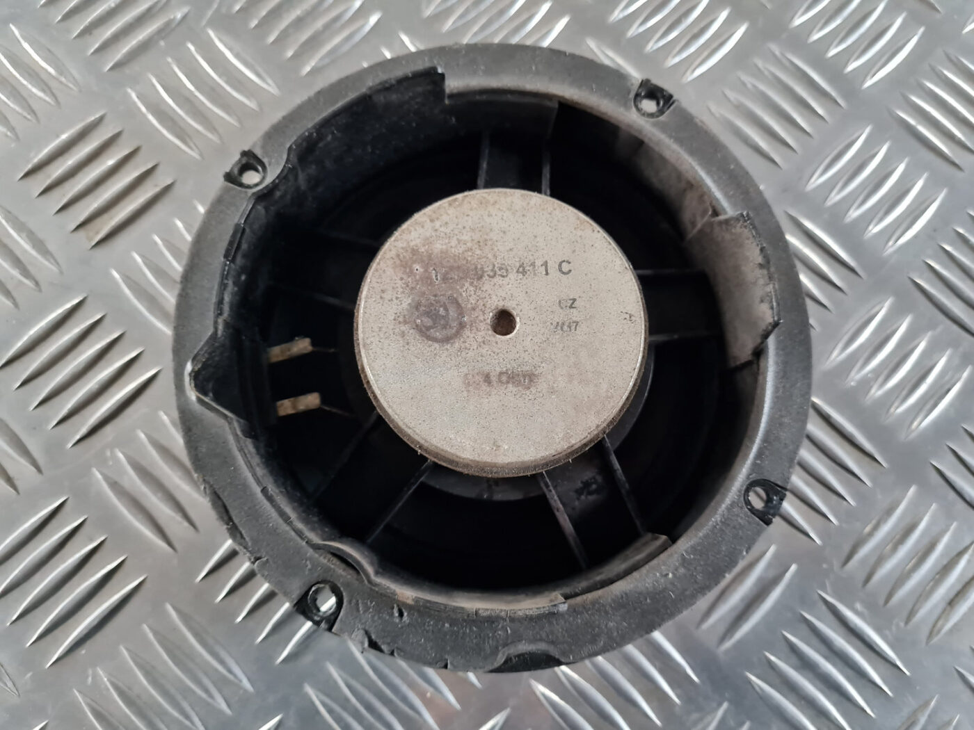 Durvju skaļrunis, apakšā priekš ŠKODA OCTAVIA 2007 5 Durvju skaļrunis, apakšā priekš ŠKODA OCTAVIA 2007