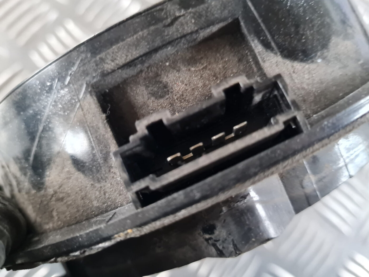 Durvju skaļrunis, apakšā priekš ŠKODA OCTAVIA 2007 3 Durvju skaļrunis, apakšā priekš ŠKODA OCTAVIA 2007