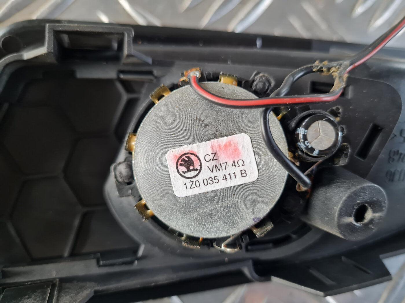 Salona durvju rokturis, aizmugures labais priekš ŠKODA OCTAVIA 2007 3 Salona durvju rokturis, aizmugures labais priekš ŠKODA OCTAVIA 2007