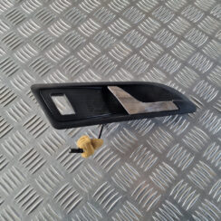 Salona durvju rokturis, priekšējais labais priekš ŠKODA OCTAVIA 2007