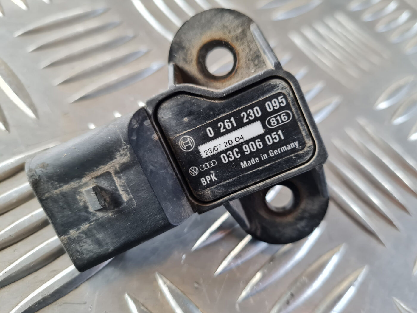 Ieplūdes kolektora spiediena devējs priekš ŠKODA OCTAVIA 2007 2 Ieplūdes kolektora spiediena devējs priekš ŠKODA OCTAVIA 2007