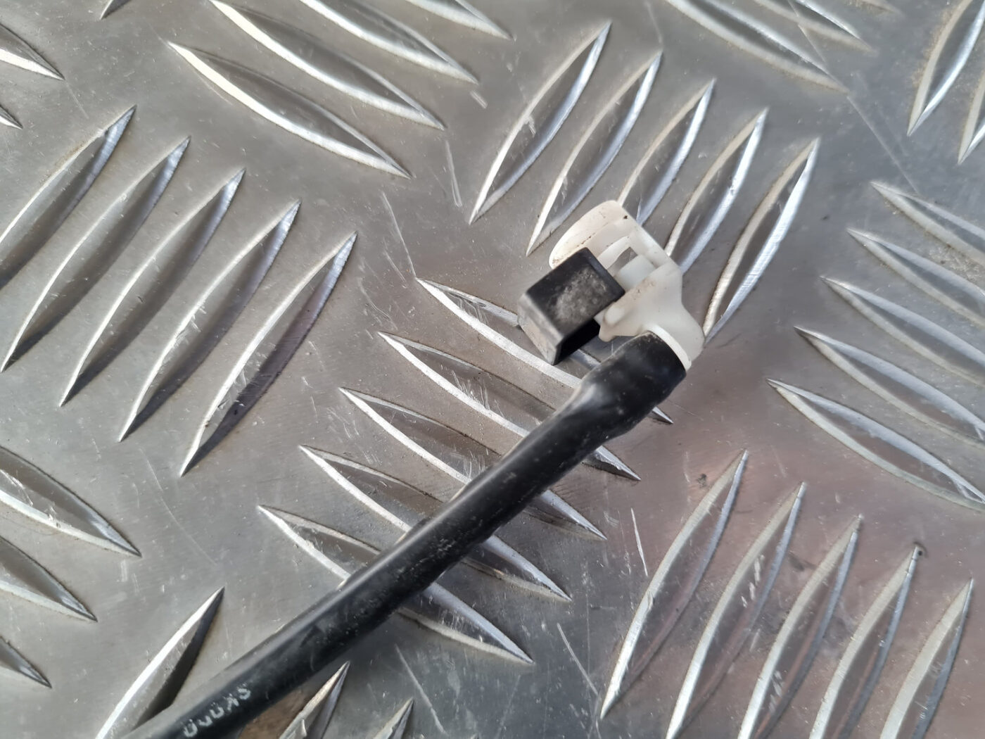 Vējstikla mazgāšanas šķidruma sprauslu šļūtene priekš ŠKODA OCTAVIA 2007 5 Vējstikla mazgāšanas šķidruma sprauslu šļūtene priekš ŠKODA OCTAVIA 2007