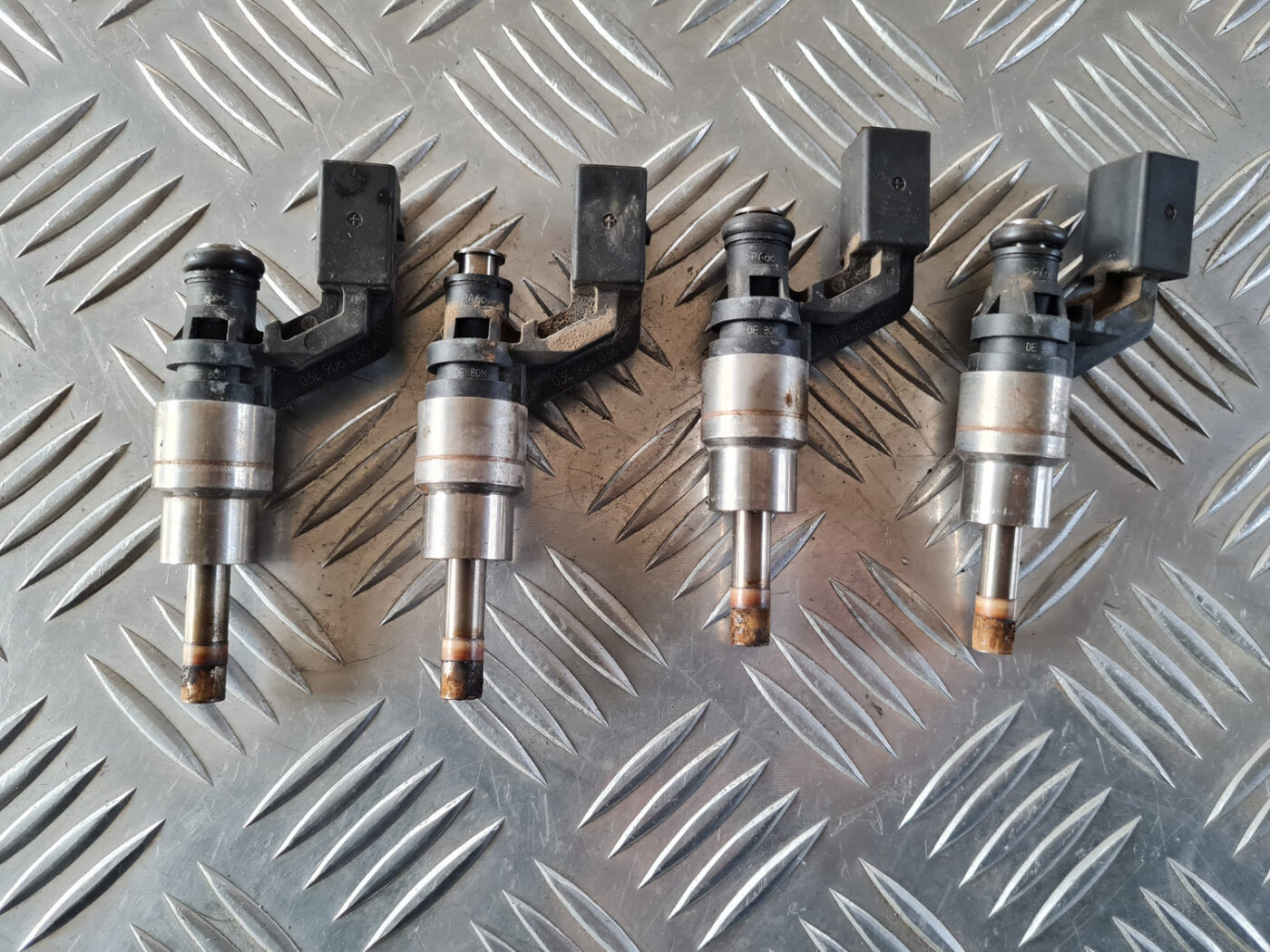 Degvielas smidzinātājs priekš ŠKODA OCTAVIA 2007 2 Degvielas smidzinātājs priekš ŠKODA OCTAVIA 2007