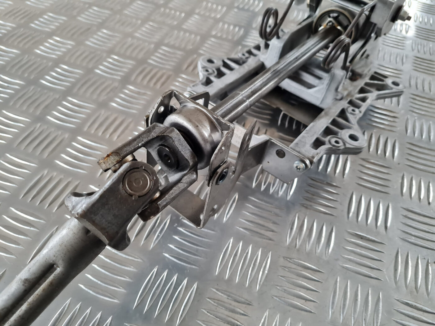 Stūres statne priekš ŠKODA OCTAVIA 2007 8 Stūres statne priekš ŠKODA OCTAVIA 2007