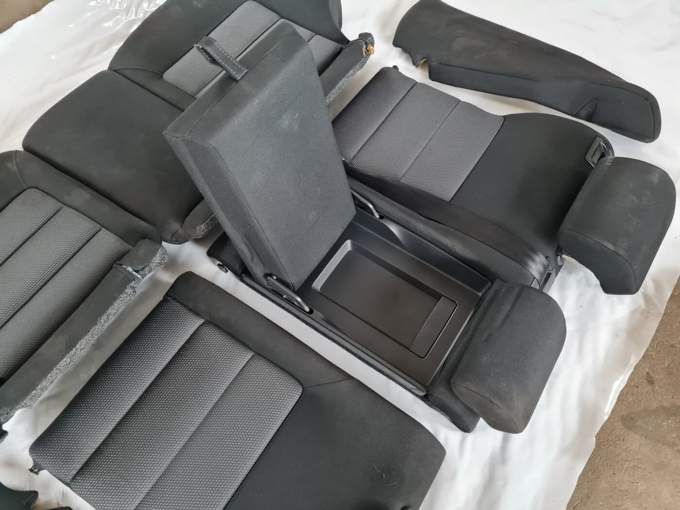 Aizmugurējais sēdeklis priekš ŠKODA OCTAVIA 2007 4 Aizmugurējais sēdeklis priekš ŠKODA OCTAVIA 2007