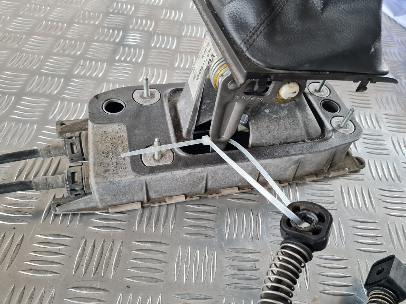 Ātrumu pārslēgšanas slēdzis priekš ŠKODA OCTAVIA 2007 7 Ātrumu pārslēgšanas slēdzis priekš ŠKODA OCTAVIA 2007